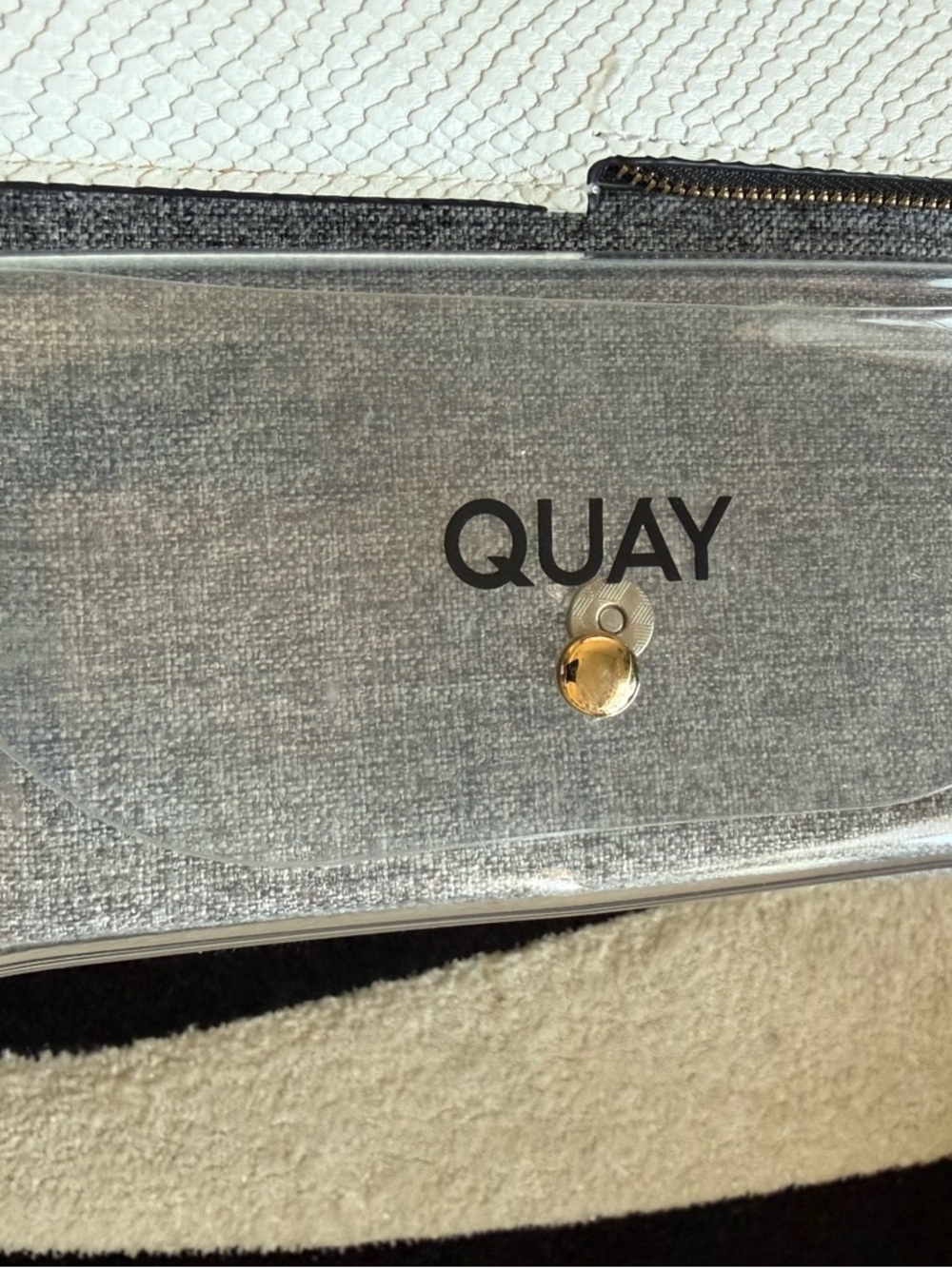 Quay Australia Sunglasses with Sunglasses Case - Picture 7 of 7